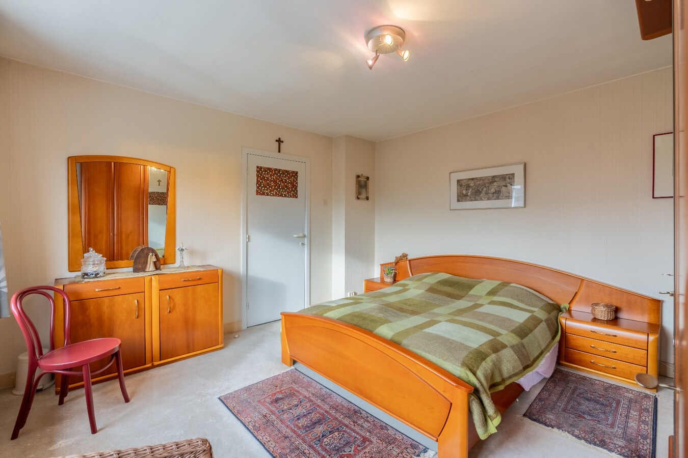 Ruime woning met tuin, garage en 3 slaapkamers. 