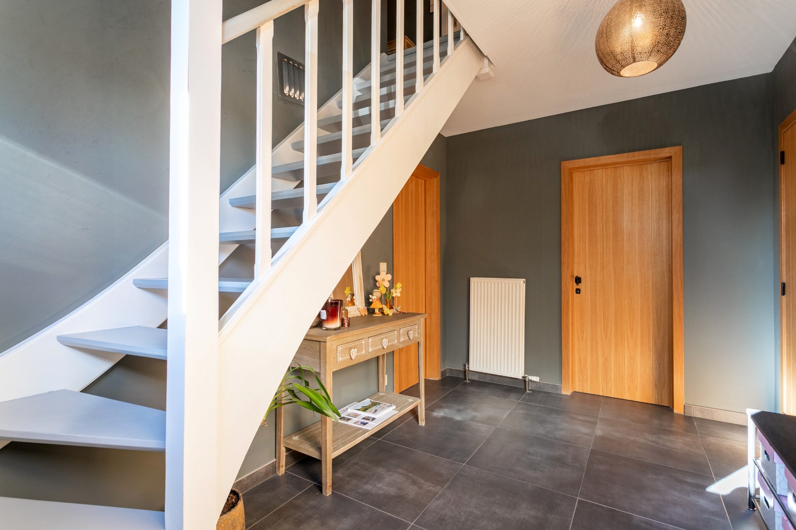 Vrijstaande woning met 4 slpks, zuidgerichte tuin en garage 