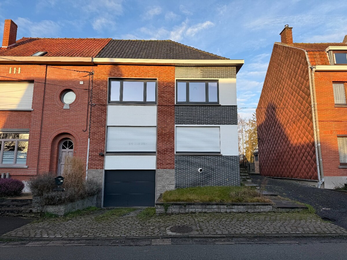 Maison 4 chambres fraîchement repeinte à Kain ! 