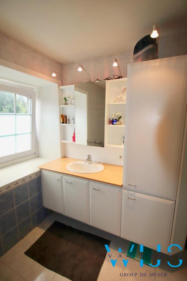 Instapklaar karaktervol woonhuis op een TOPlocatie in Eeklo ! 