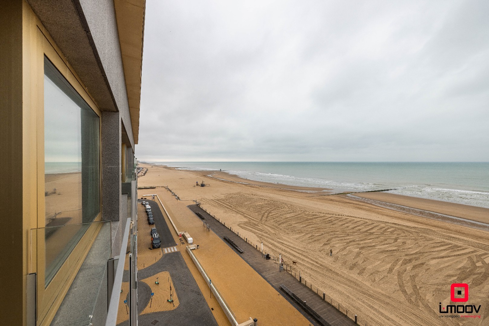 Bovenste verdieping studio met adembenemend zeezicht aan de Zeedijk, Mariakerke 