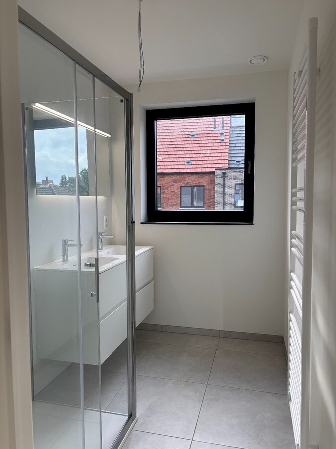 BEN nieuwbouwwoning (E-peil E30) met 3 slaapkamers in het centrum van Zoersel 