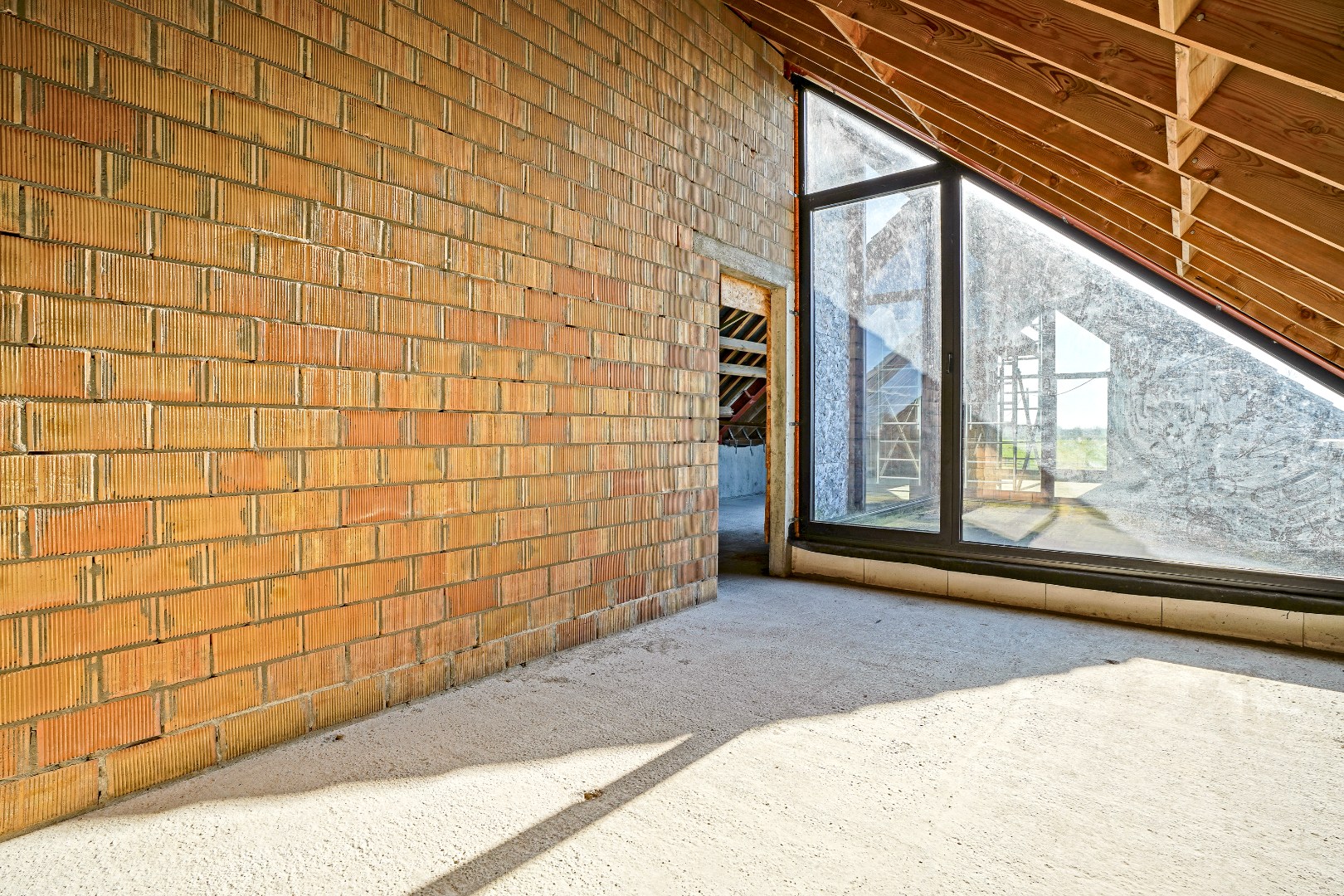 Unieke casco woning op 2ha grond. 