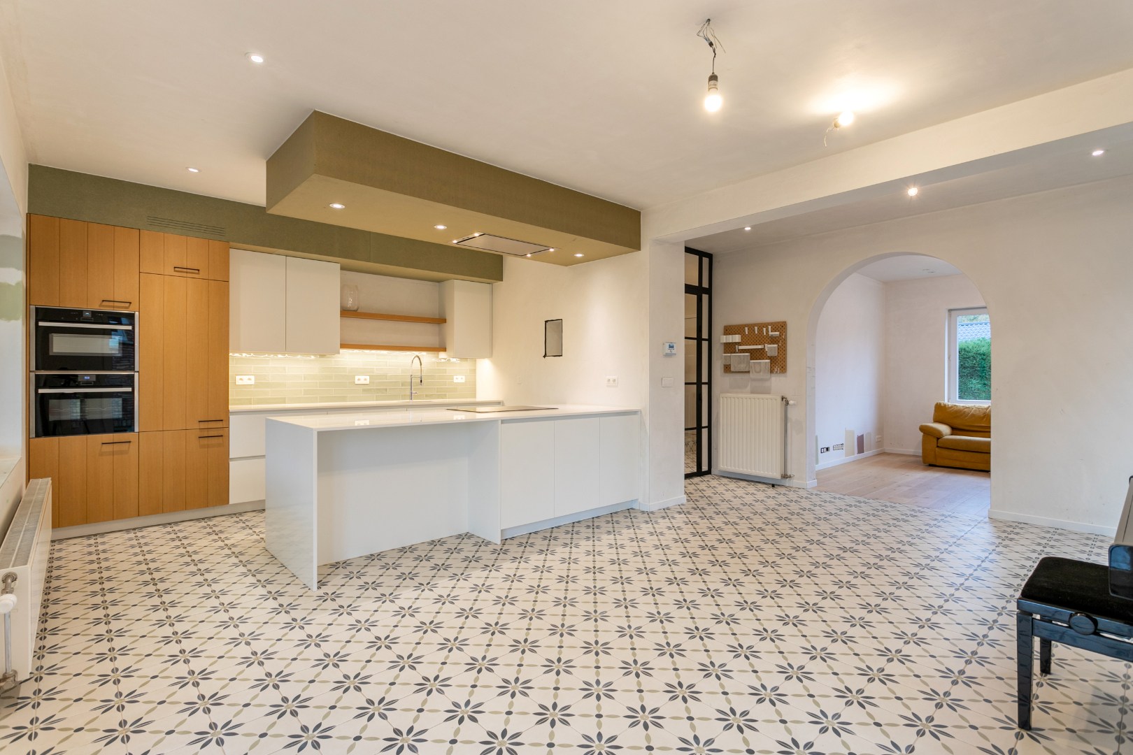 Instapklare woning met 4 slpk op perceel van 5a 45ca 