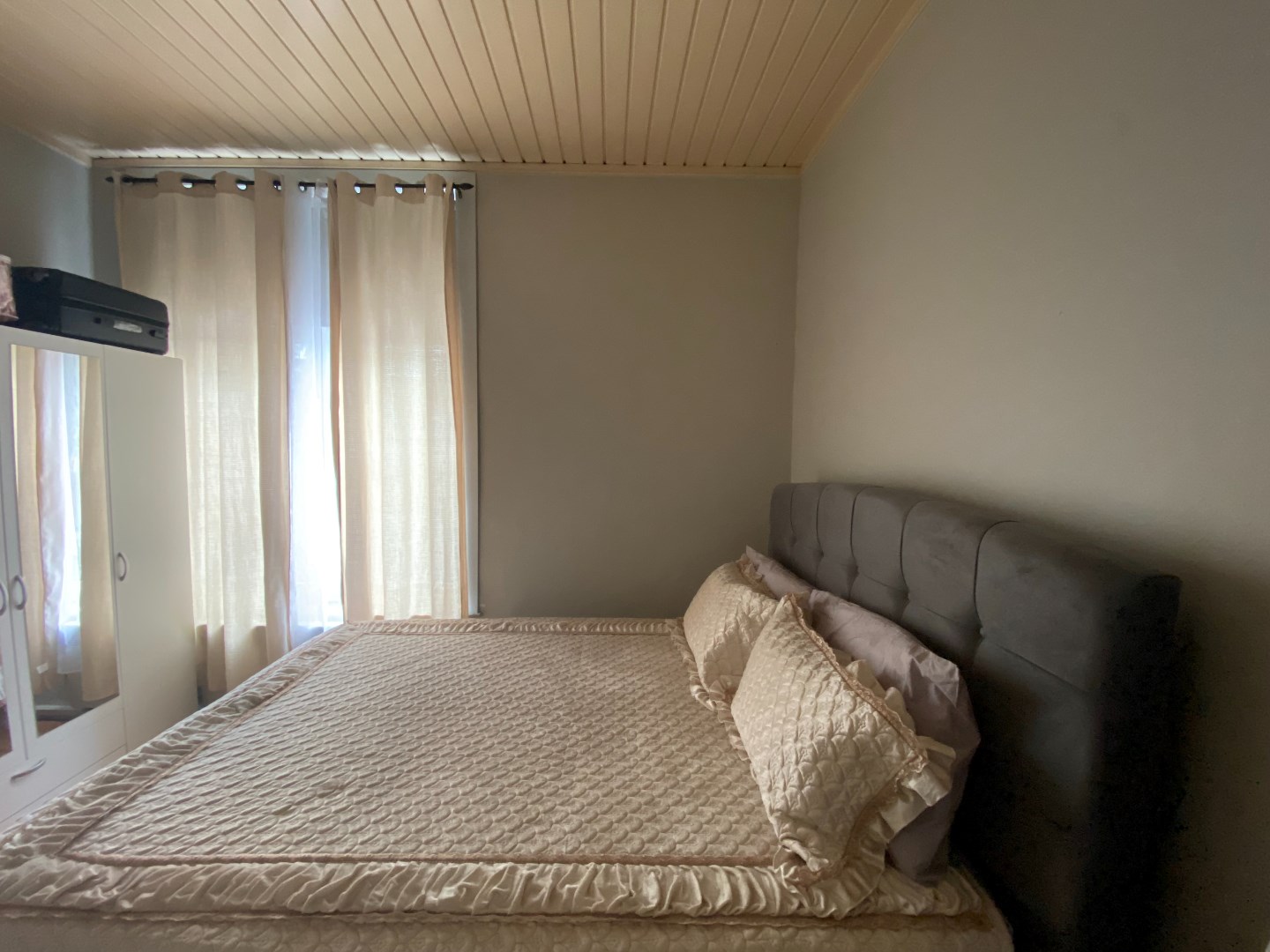 Zeer centraal gelegen gelijkvloers appartement met 1 slpk in hartje Waregem! 