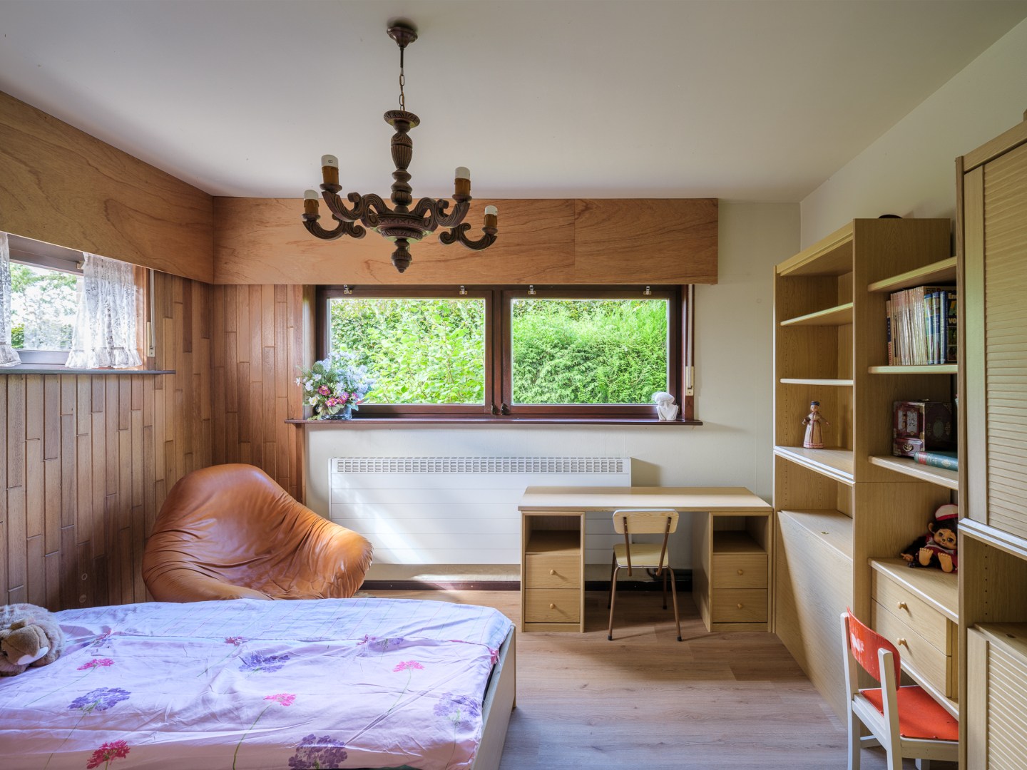 Vrijstaande woning met 4 slpk. in een oase van rust 