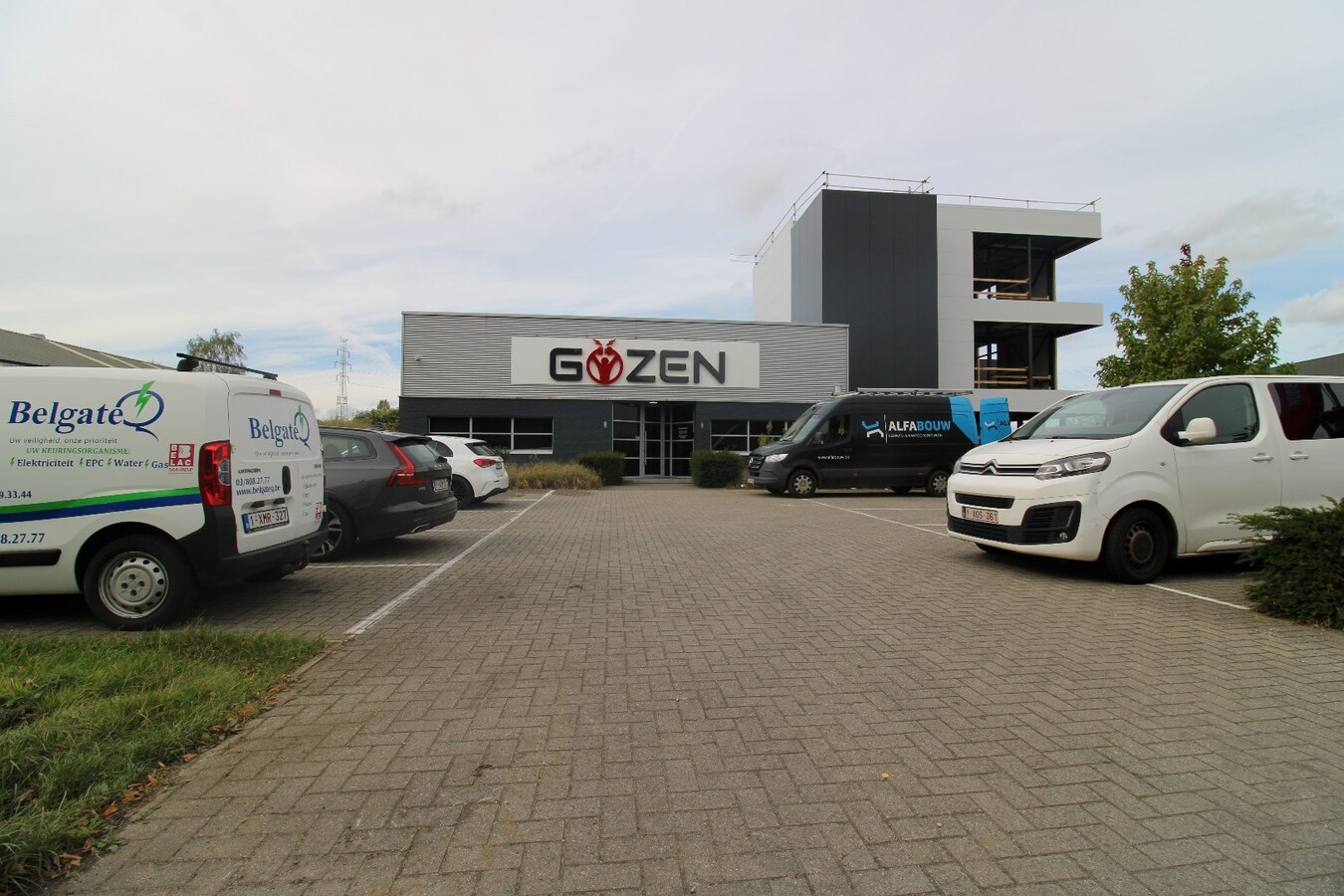 Goed gelegen bedrijfshal met kantoren 