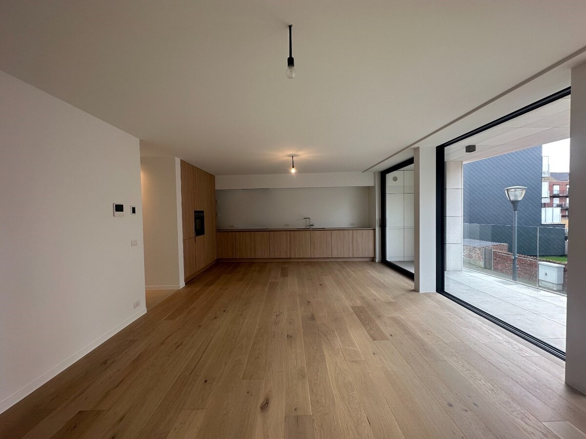Stijlvol nieuwbouwappartement met 2 slaapkamers in centrum Houthulst 
