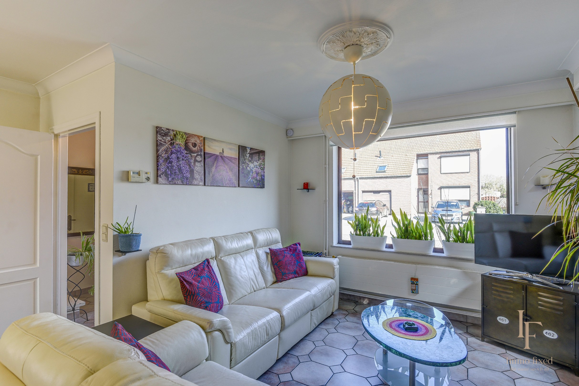 Charmante gezinswoning met groot terras en tal van mogelijkheden! 