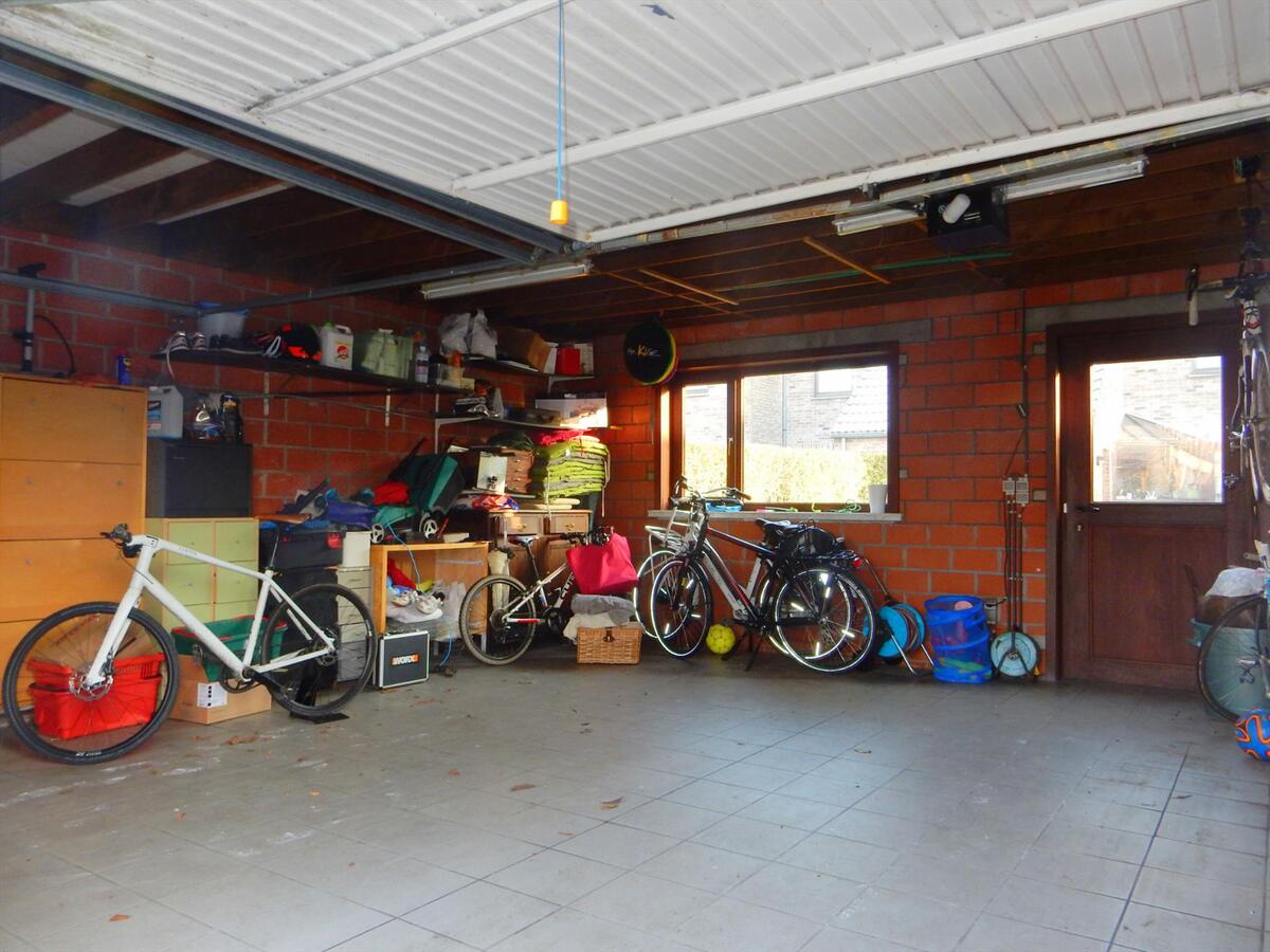 Instapklare woning met dubbele garage 