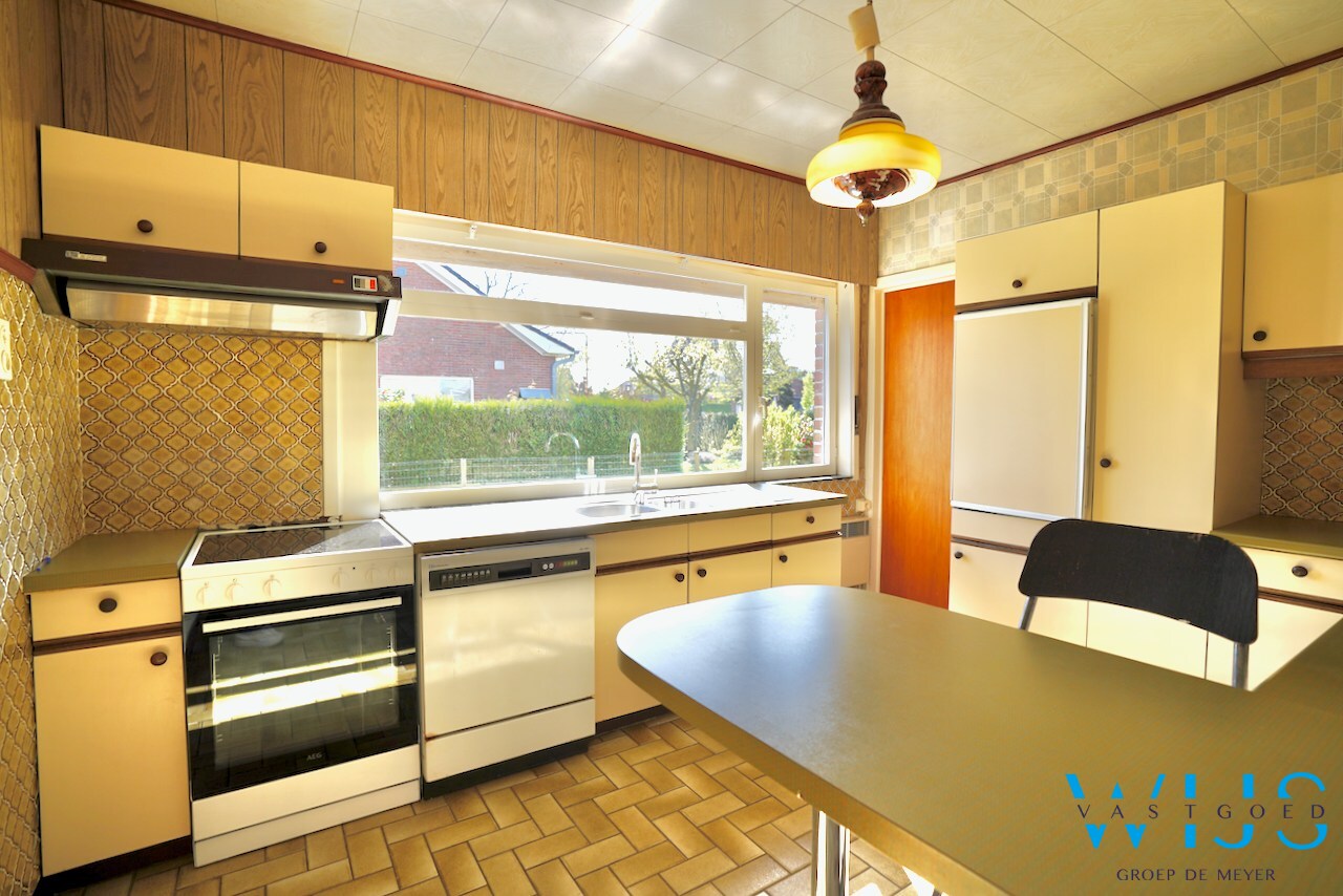 Open bebouwing op ruim perceel van 892m² te Ertvelde ! 