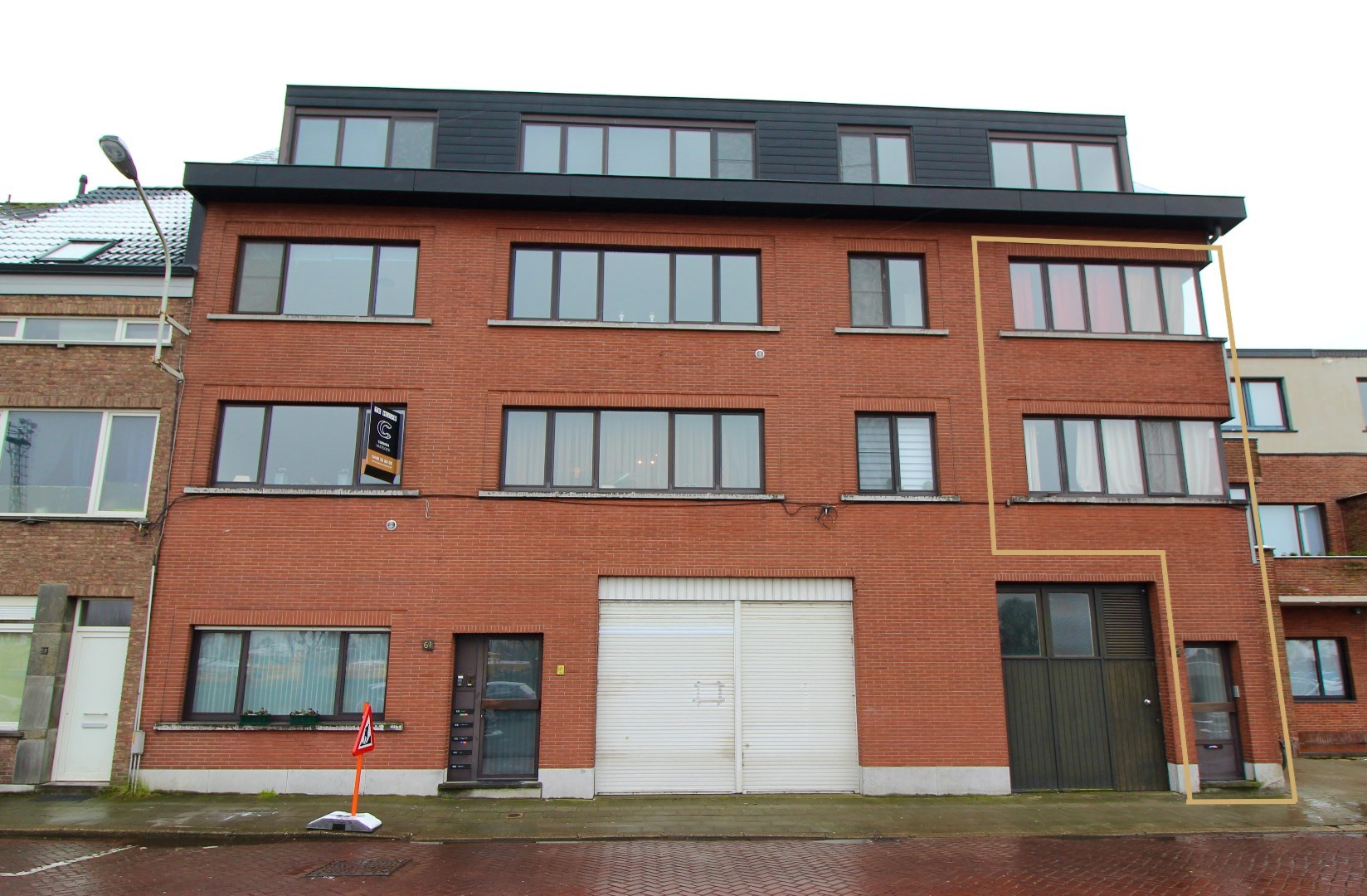 Ruim duplex-appartement met 1 slpk en bew. opp. van 70 m² op centrale ligging te Lier! 