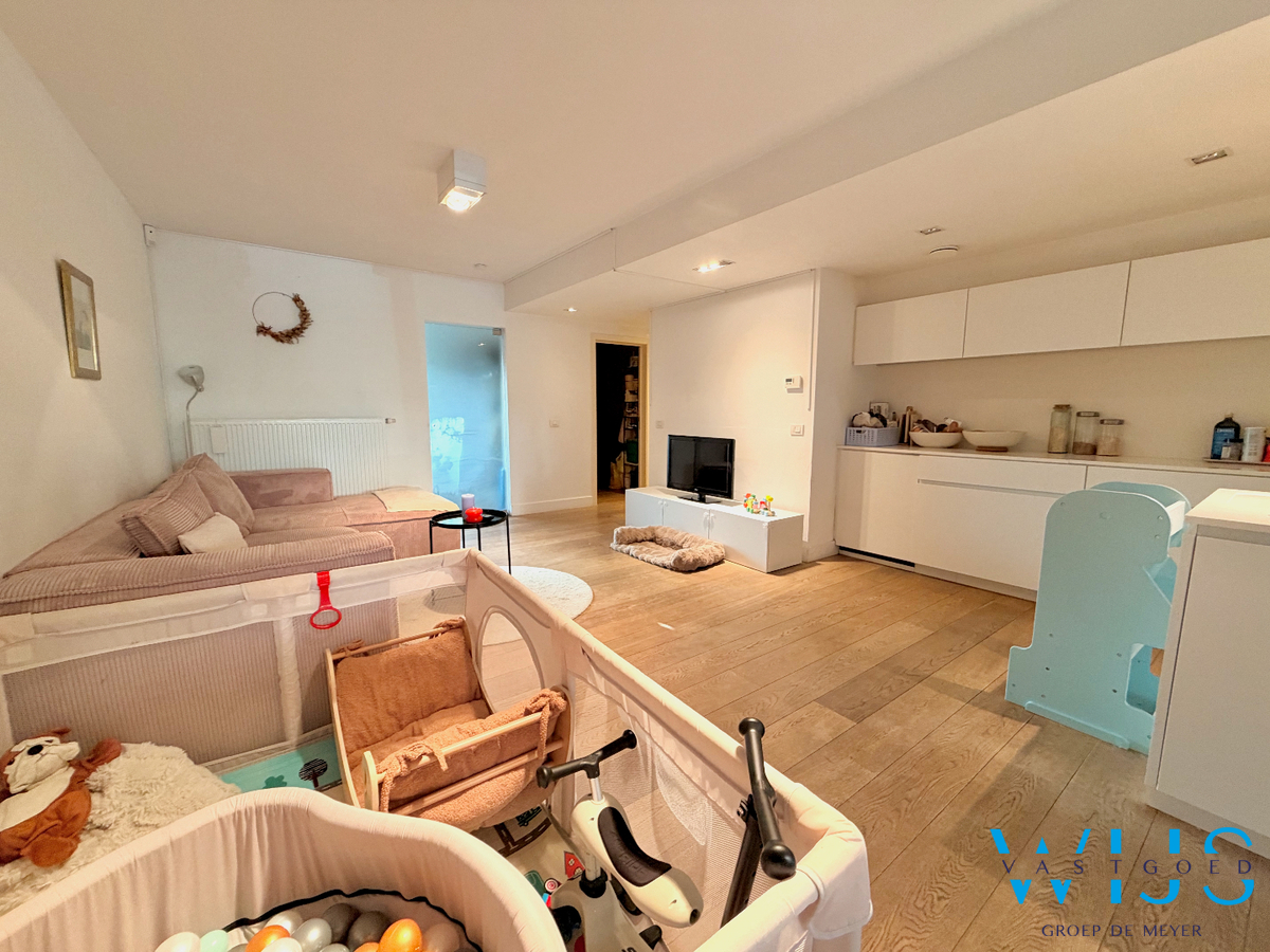 Ruim gelijkvloers appartement met tuin en 2 parkeerplaatsen in Gent! 