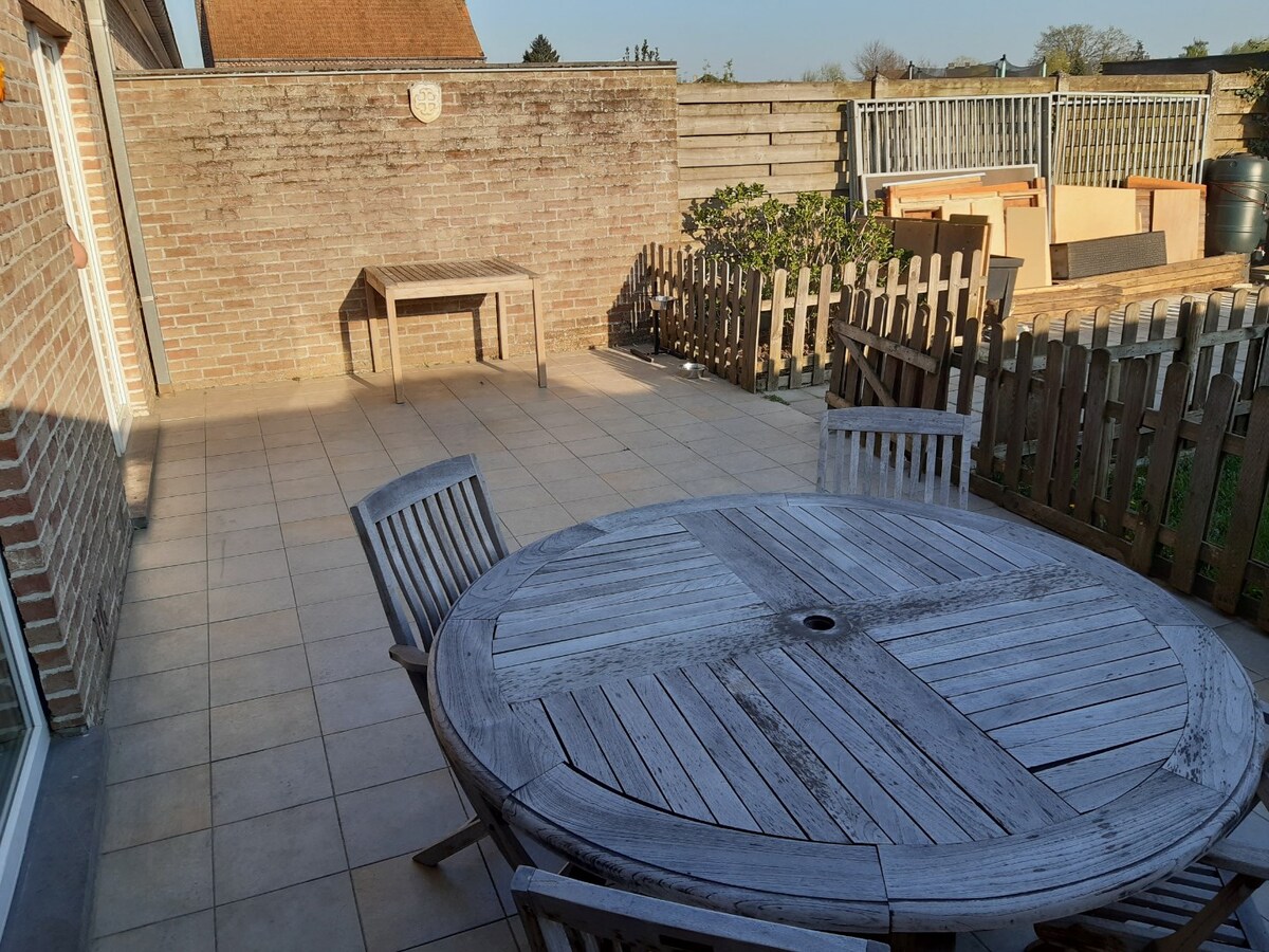 Ruime woning (4 slaapkamers) met garage 