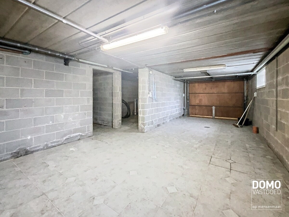 RUIME GEZINSWONING MET 4 SLAAPKAMERS, TUIN EN INPANDIGE GARAGE TE HERK-DE-STAD 