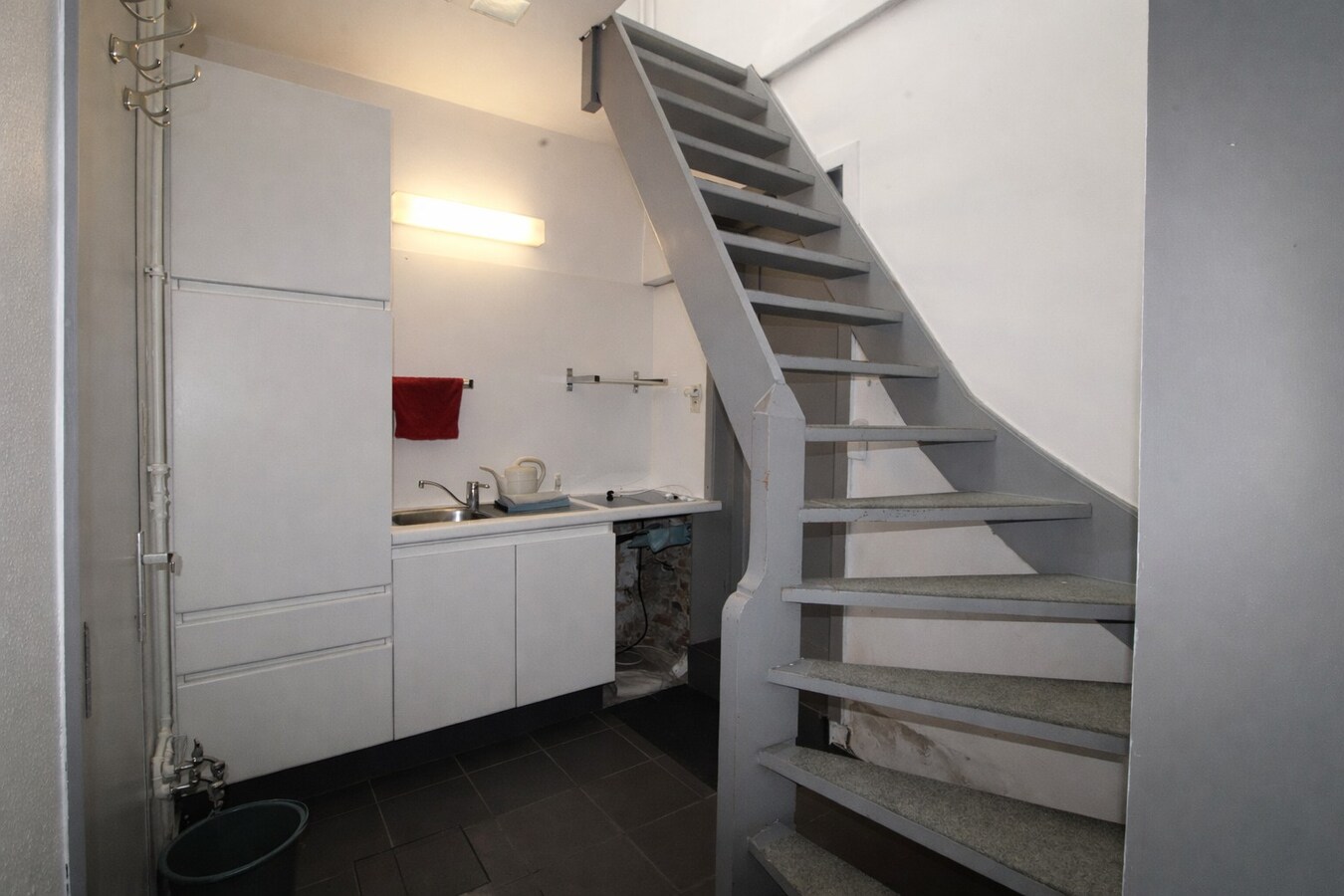 Te koop in Sint-Niklaas: uitzonderlijk handelshuis met woonst en duplex appartement, met optionele garageboxen en sterk opbrengstpotentieel 