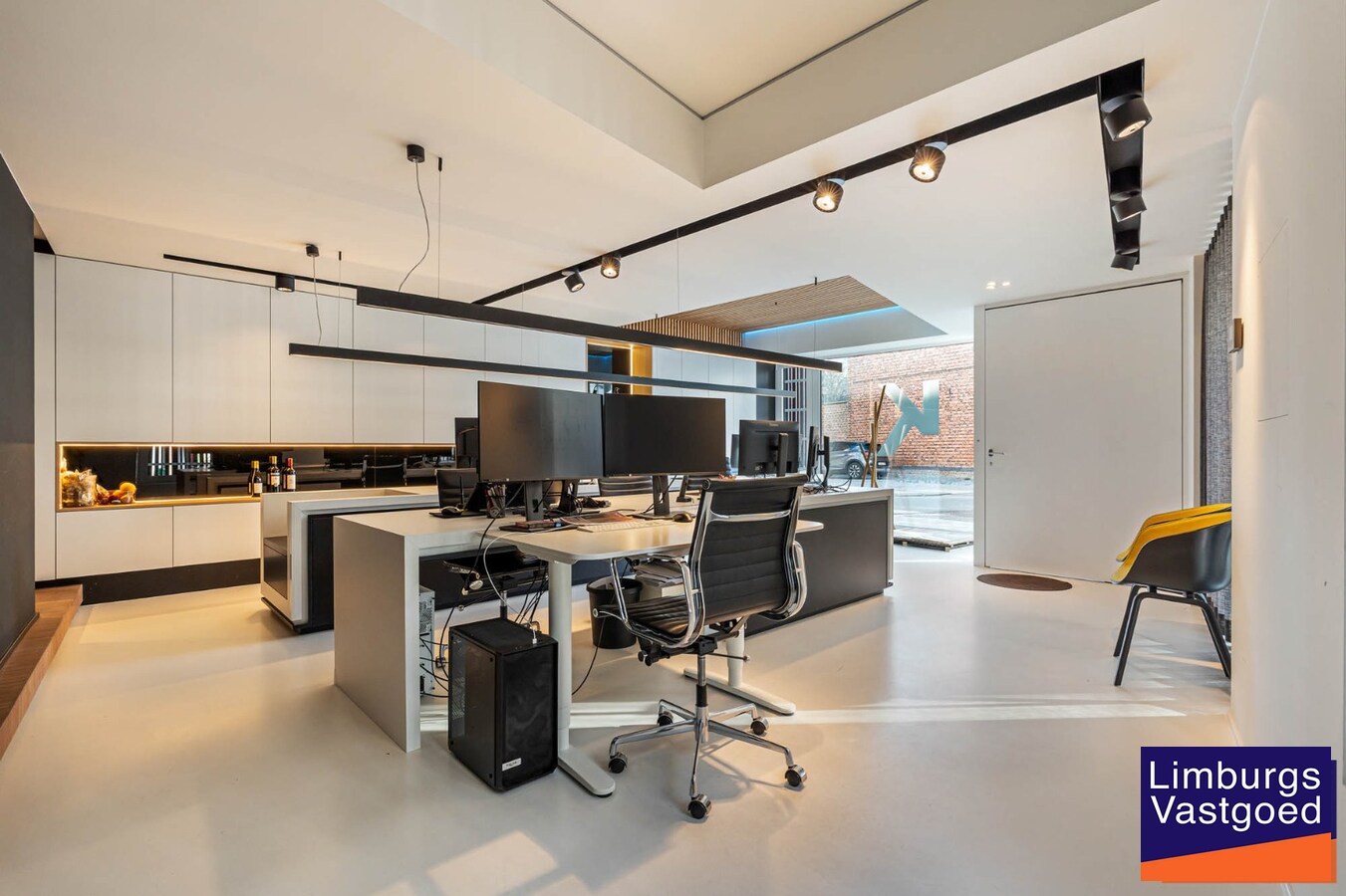 Modern instapklaar kantoor in Hasselt centrum met energielabel B, 