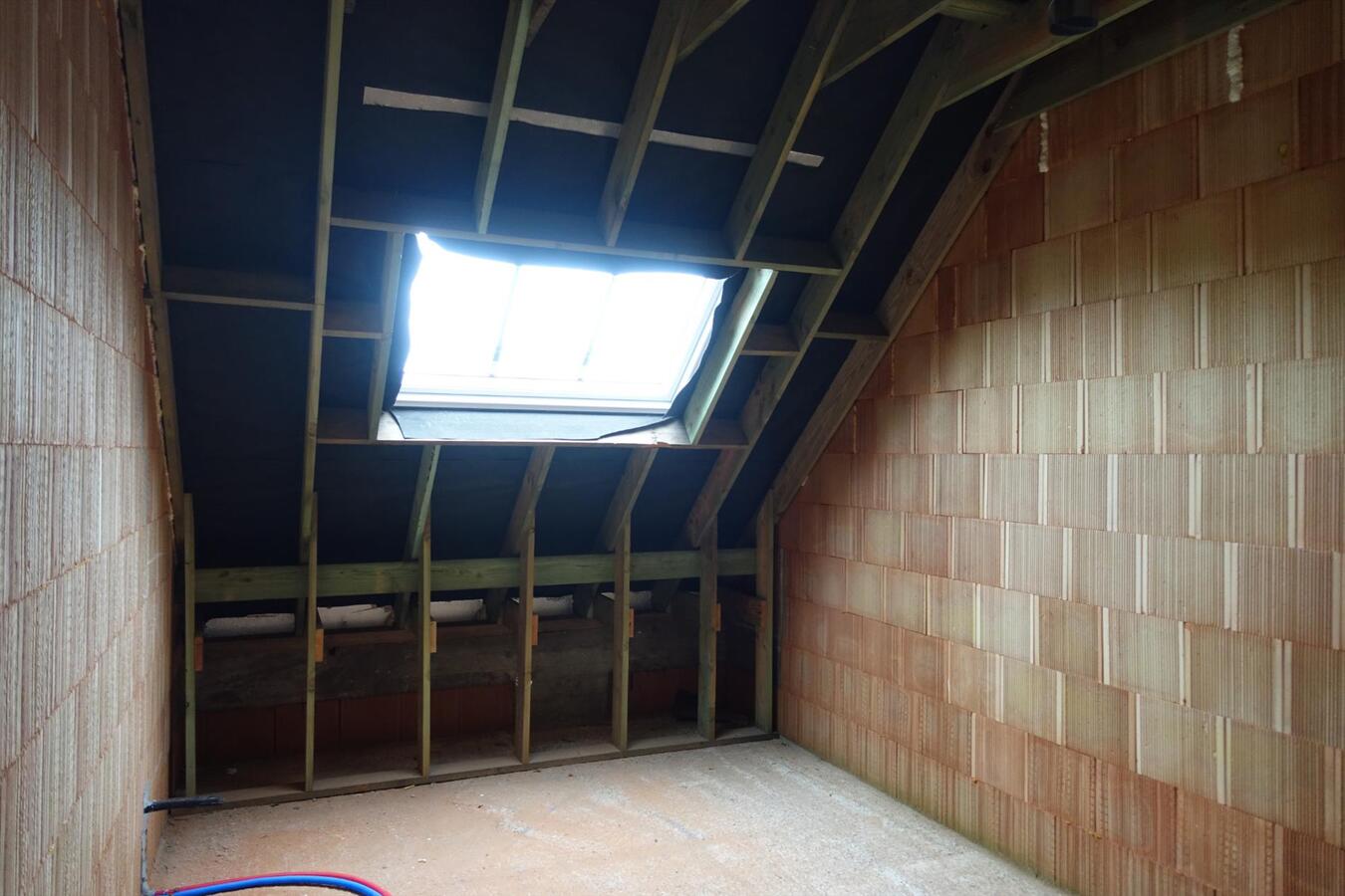 Kwalitatief afgewerkte nieuwbouwwoning in Pastoriestijl 