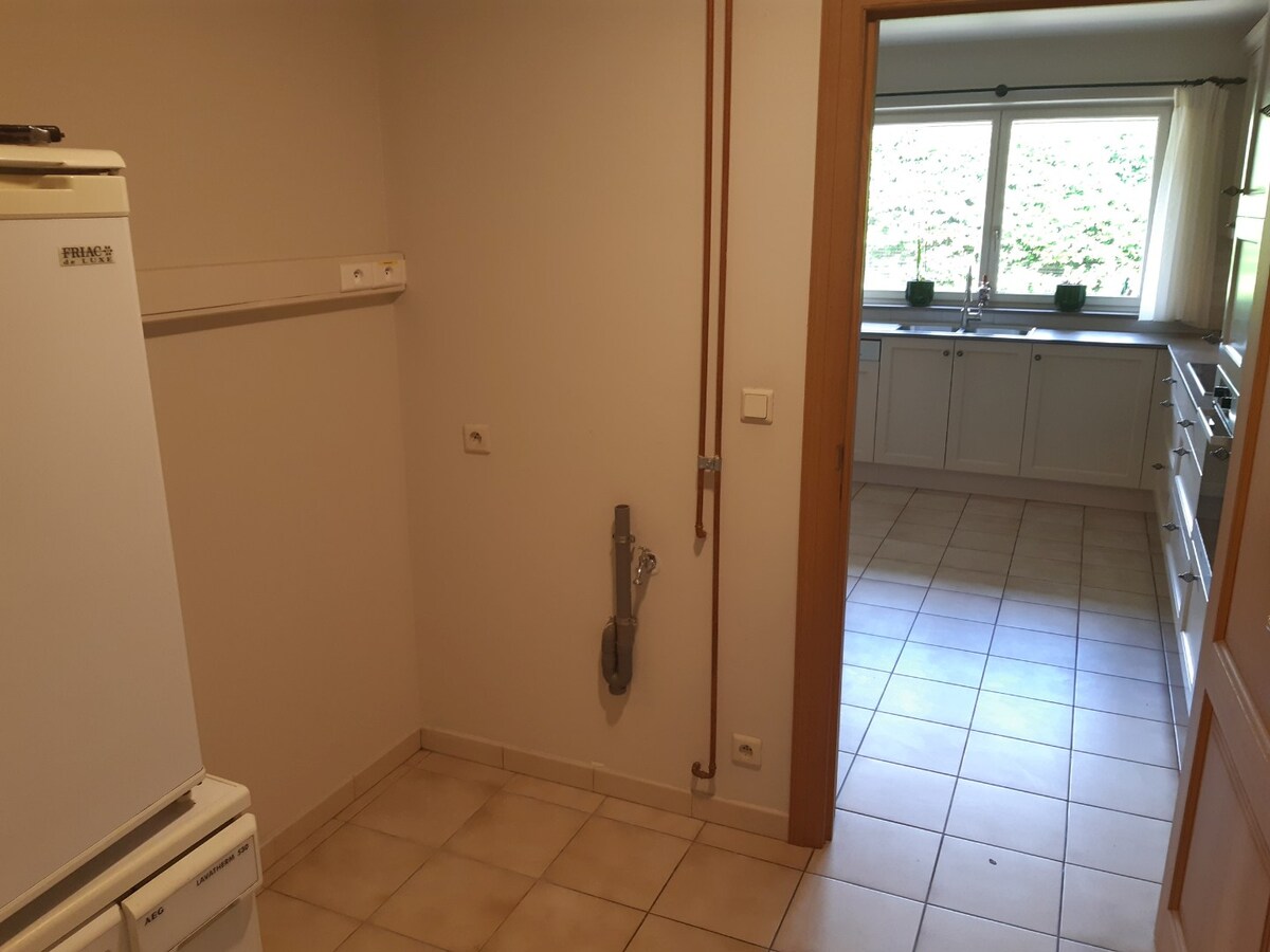 Goed gelegen woning met terras en tuintje. 