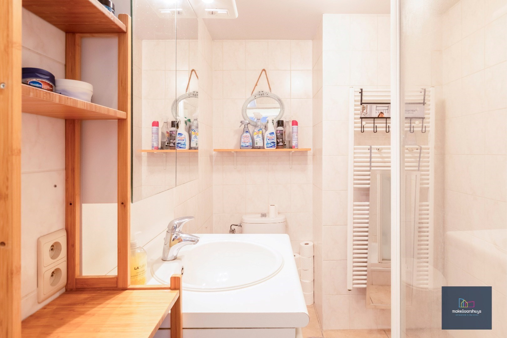 VERKOCHT Zeer verzorgd 1-slaapkamerappartement met terrasje en staanplaats 