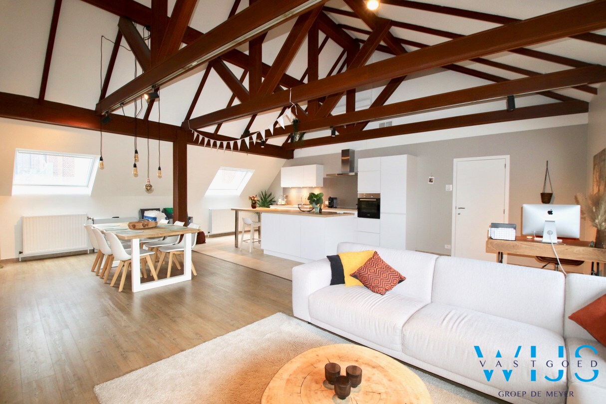 Uniek dakappartement te CENTRUM EVERGEM ! 