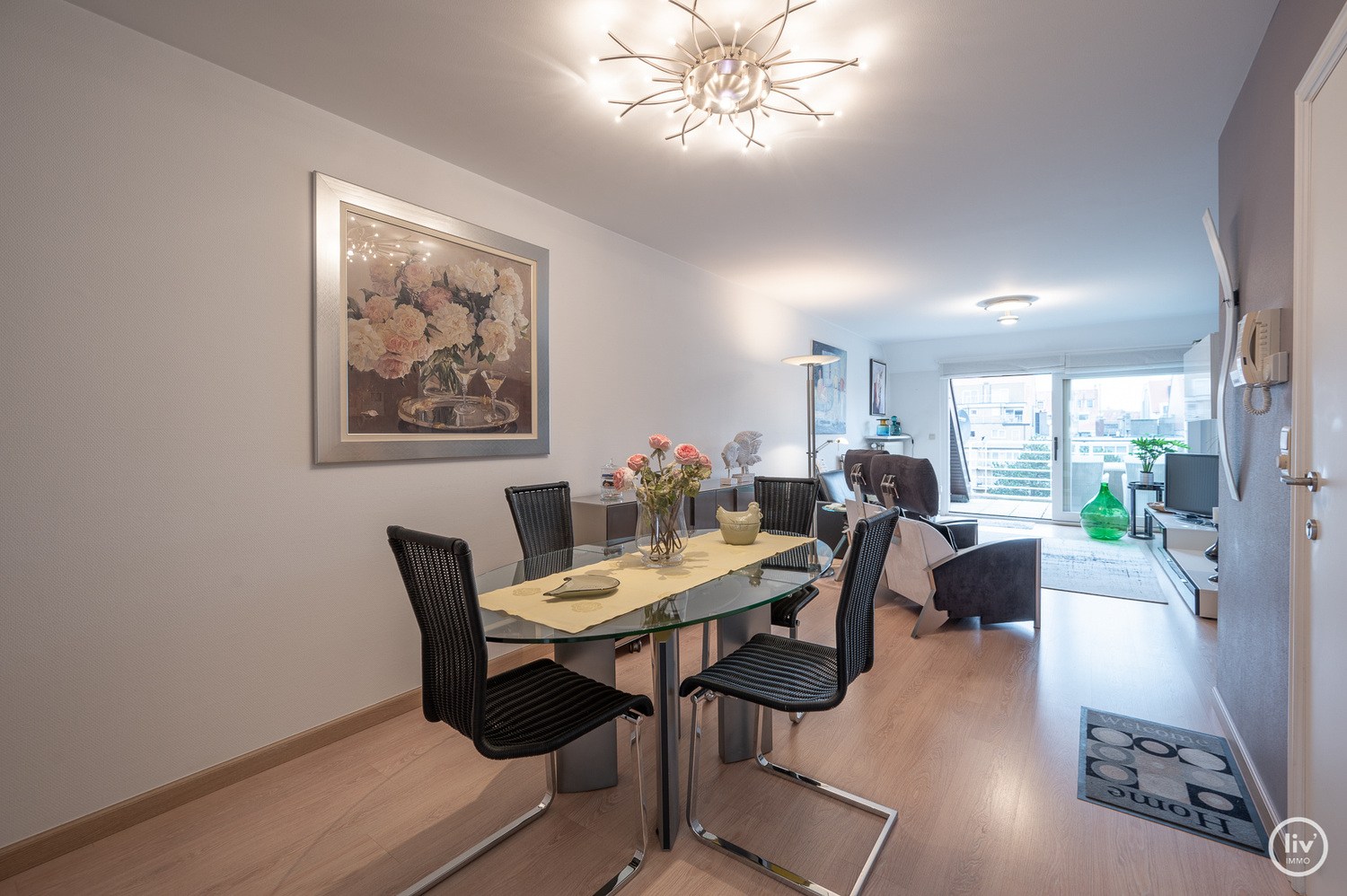Centraal gelegen triplex-appartement met ruime zonne-terrassen op wandelafstand van de Zeedijk-Albertstrand en Dumortierlaan 