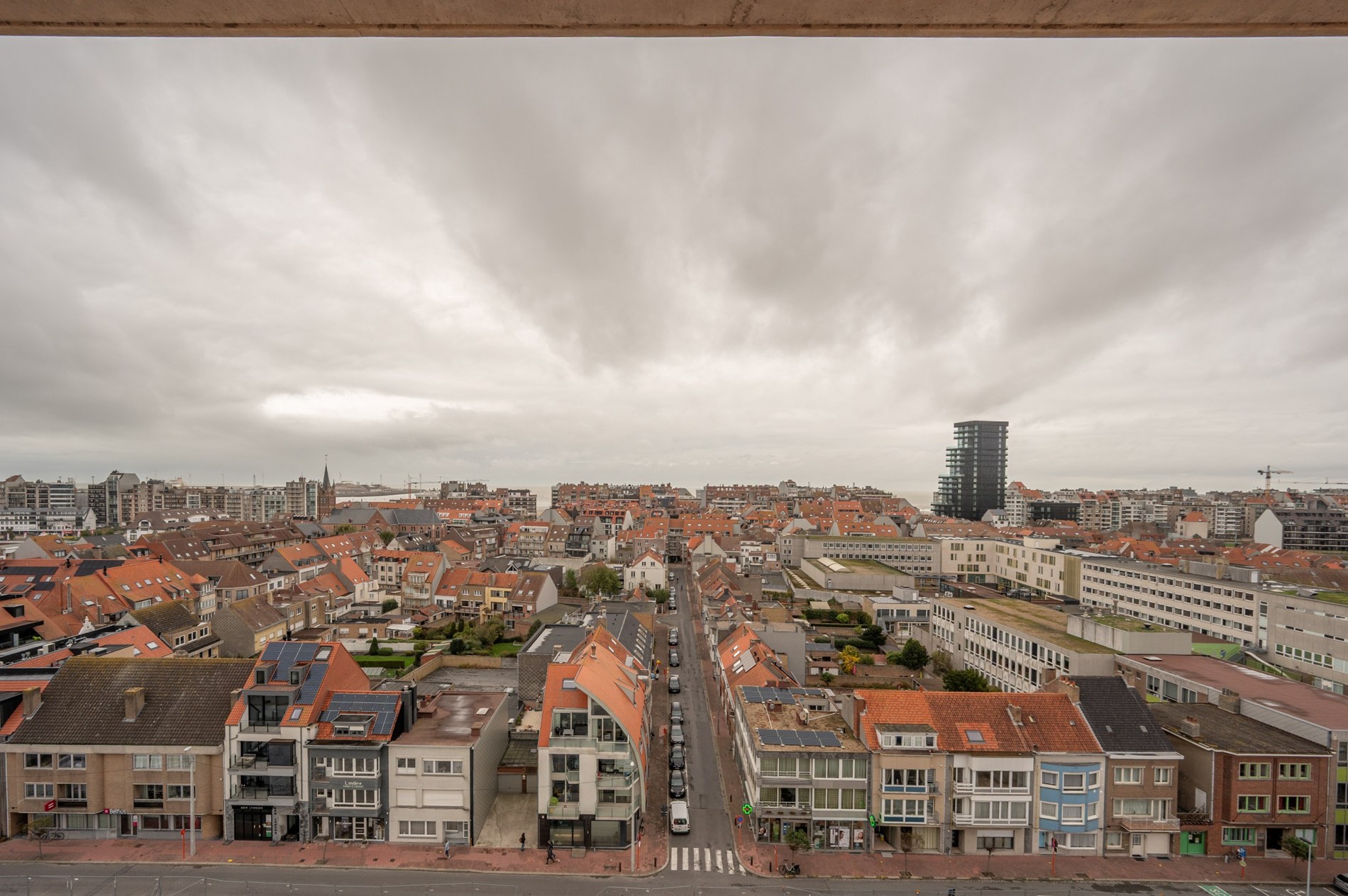 JOURNÉE PORTES OUVERTES DIMANCHE 04/01 (entre 14h et 17h) au Maes et Boerenboomplein : Appartement d'angle entièrement prêt à emménager (133m2) avec une grande terrasse ensoleillée (19m2) et possibili 