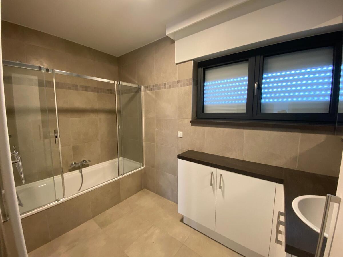 Uiterst ruim, energiezuinig appartement met groot terras 