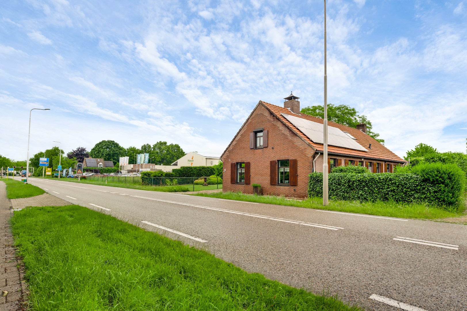 Woonboerderij te koop in Weert
