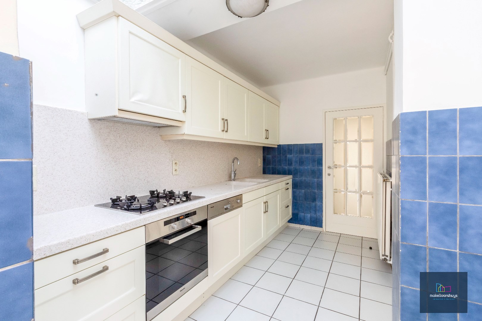 Centraal gelegen halfopen bebouwing met stadskoer 