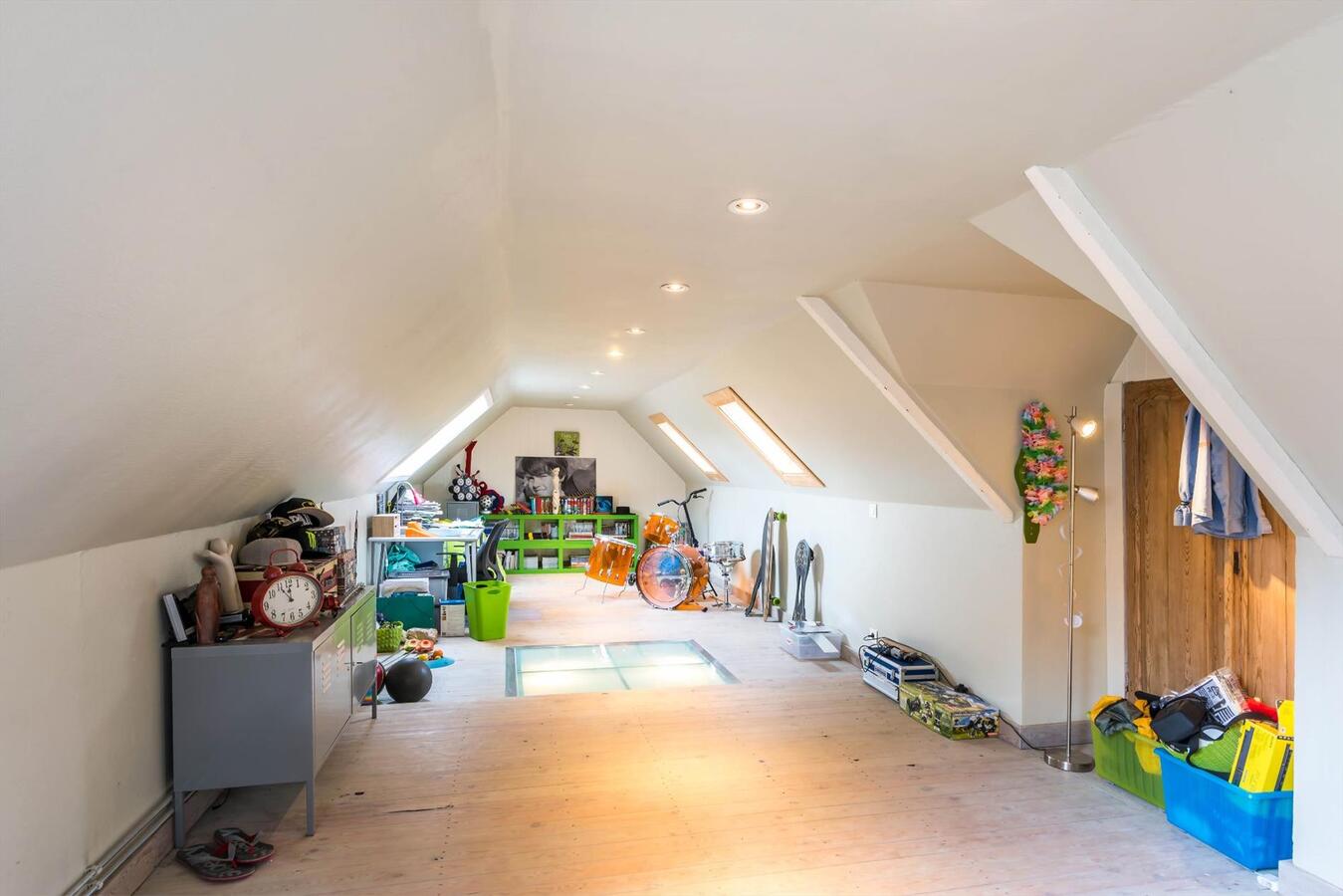 Klassevolle herenwoning met praktijkruimte 