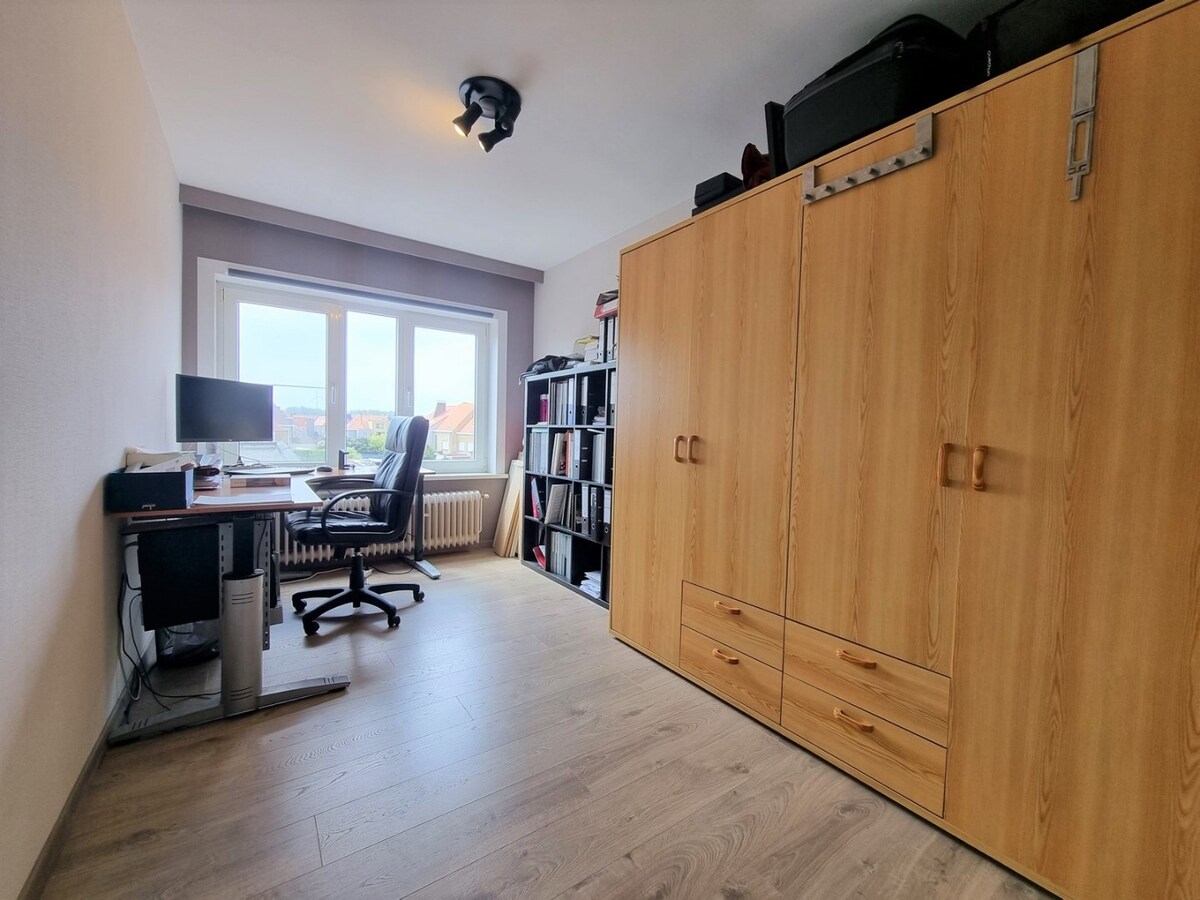 Leuk, centraal gelegen, volledig gerenoveerd appartement te Heist 