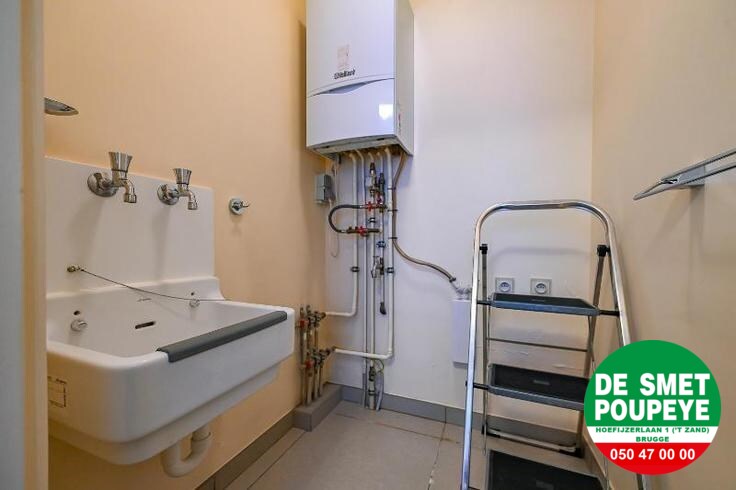 Zonnig hoekappartement nabij het station. 