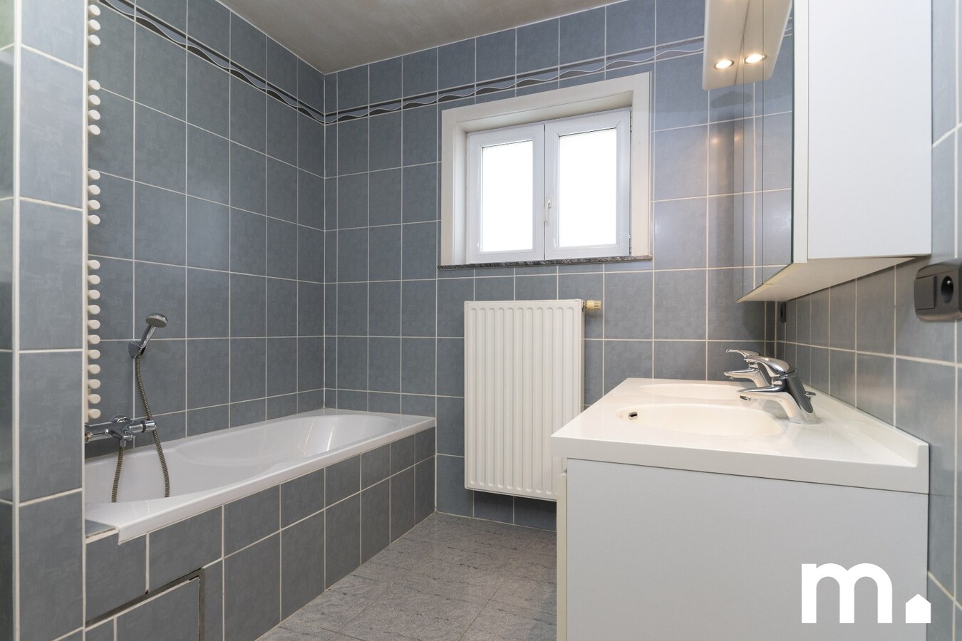 Unieke Villa te Roeselare op 1941m² en 381m² bewoonbare oppervlakte! 