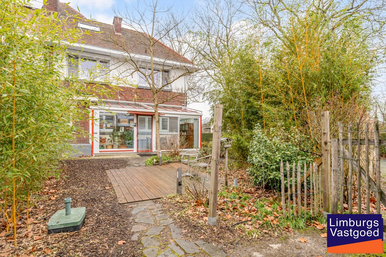 Woonhuis met  praktijkruimte te Waterschei, op een perceel van 6a80ca te Genk 