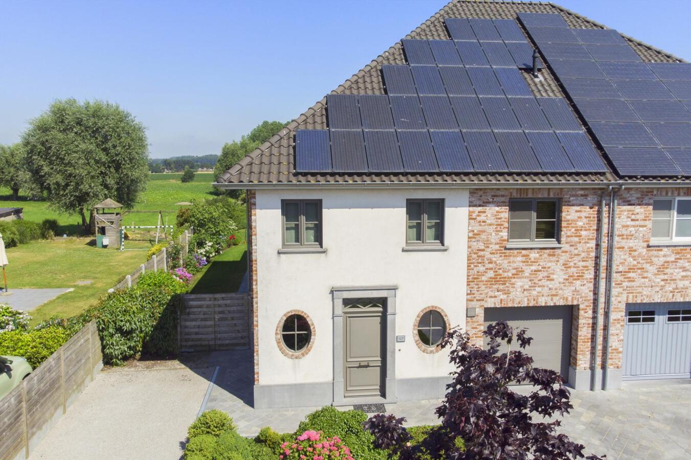 Prachtige recente villa te Aartrijke 