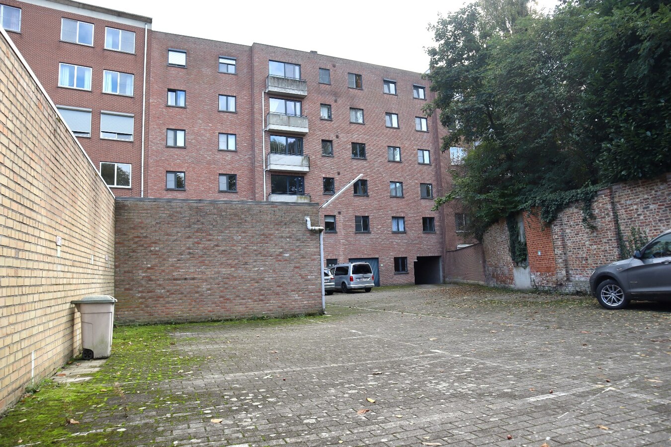 Mooi en goed onderhouden appartement met 2 slaapkamers (incl autostaanplaats) te Tienen 