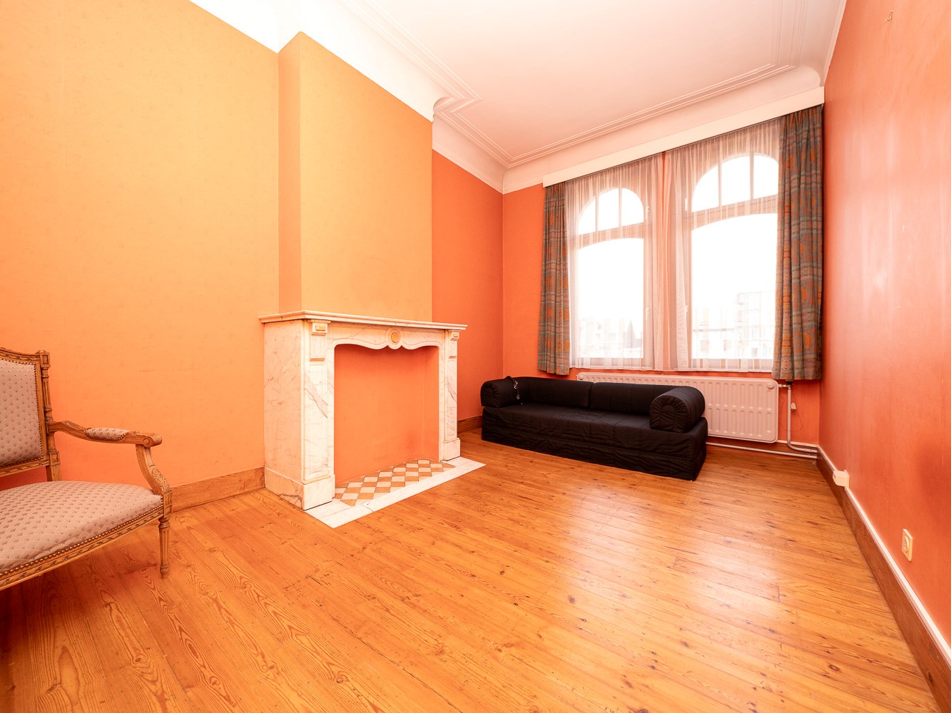 Knappe herenwoning met praktijkruimte en tuin 