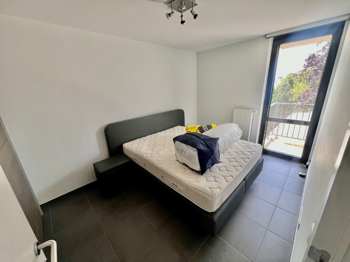Ruim appartement op de markt van Houthulst 