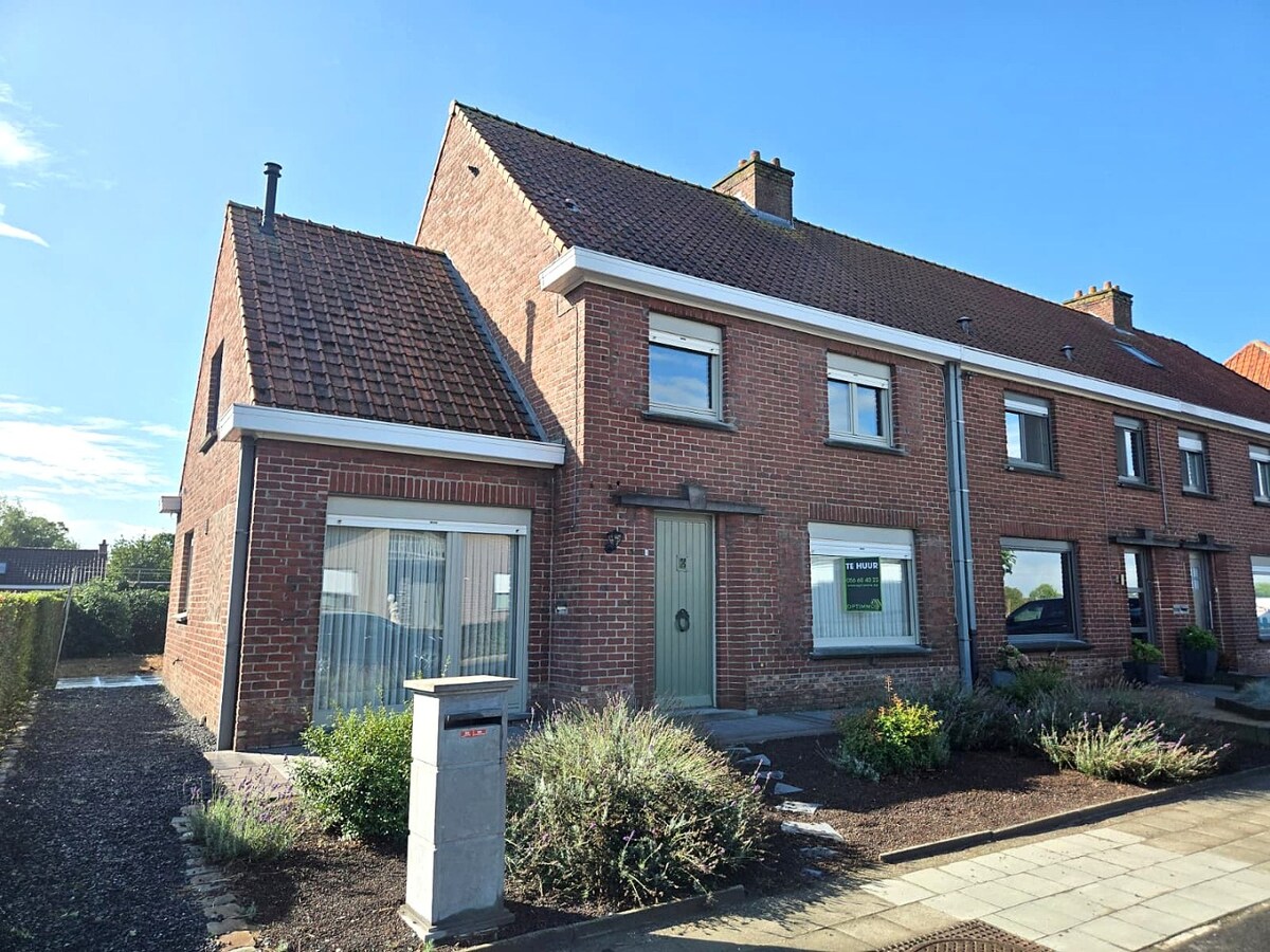 Te huur woning - Oostrozebeke