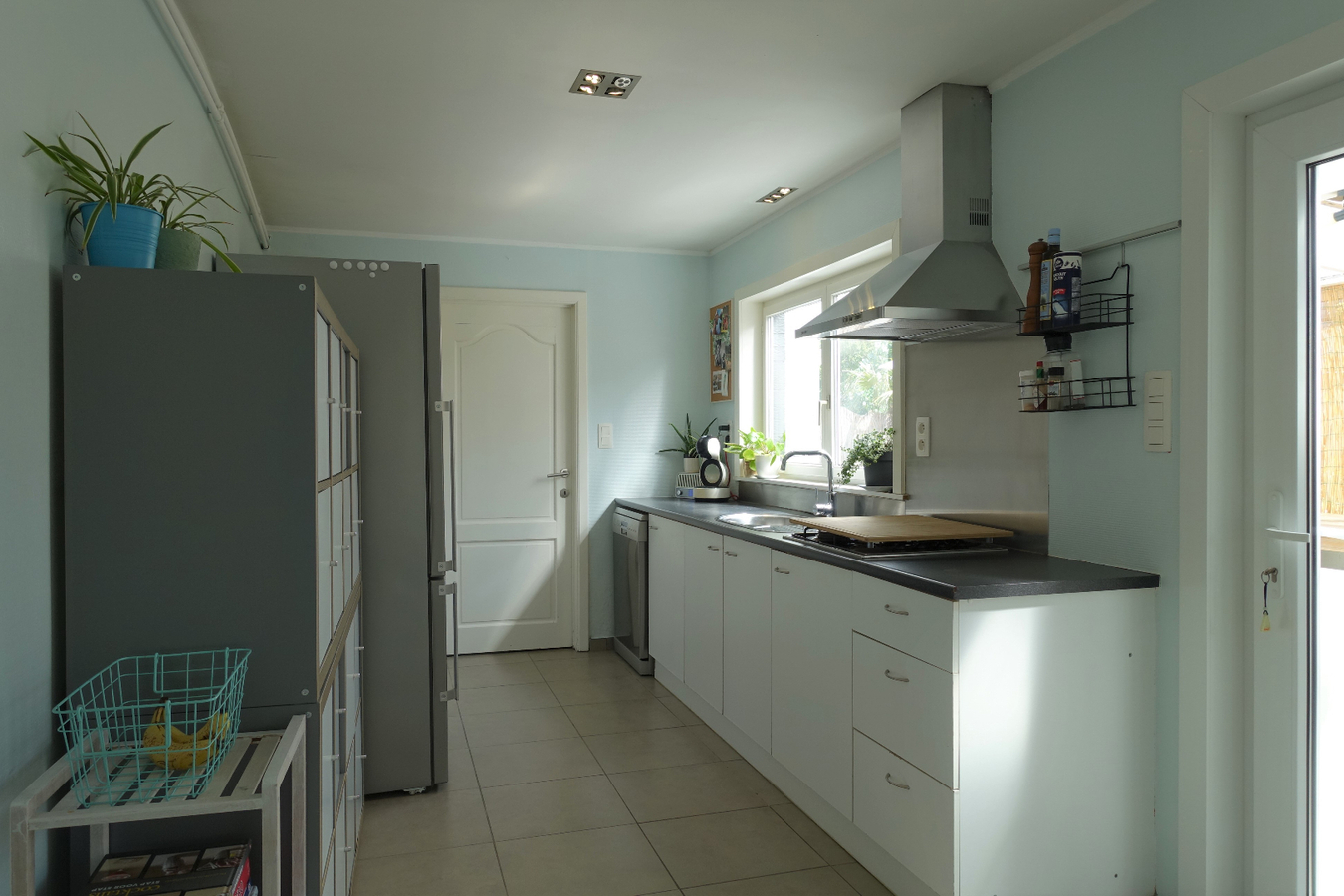 Goed gelegen hoekwoning met gezellige tuin en garage 