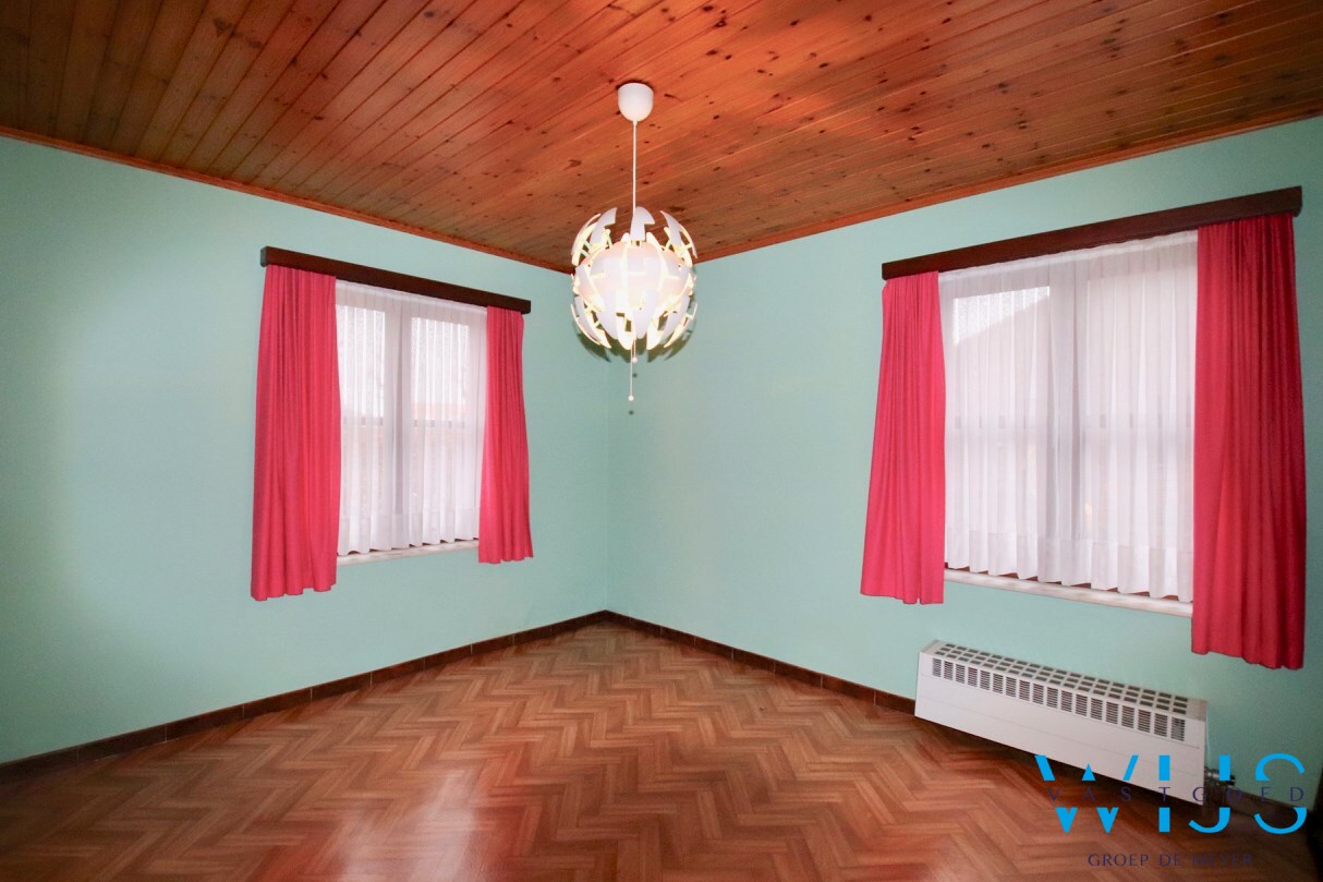 Zeer ruim instapklaar woonhuis ! 