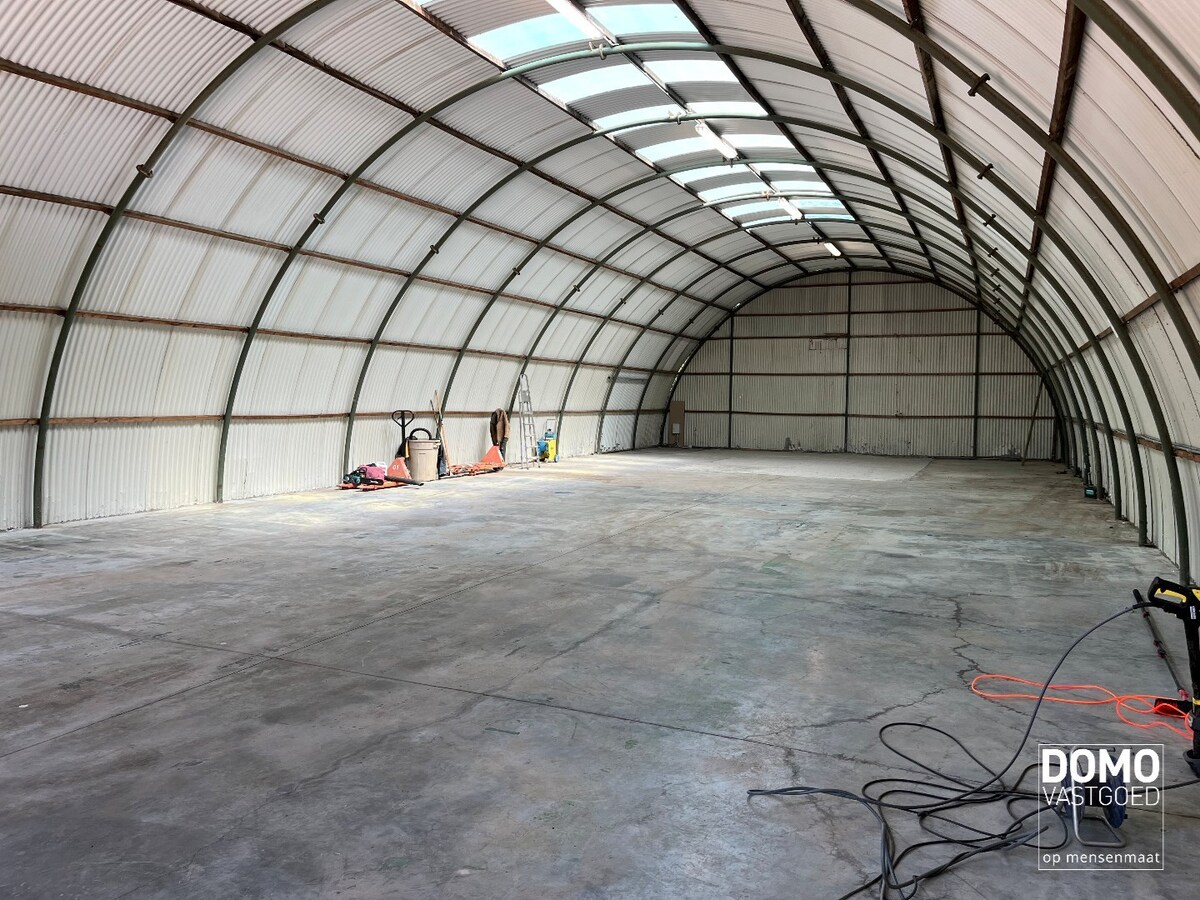 Ruime opslagplaats - 297m² 