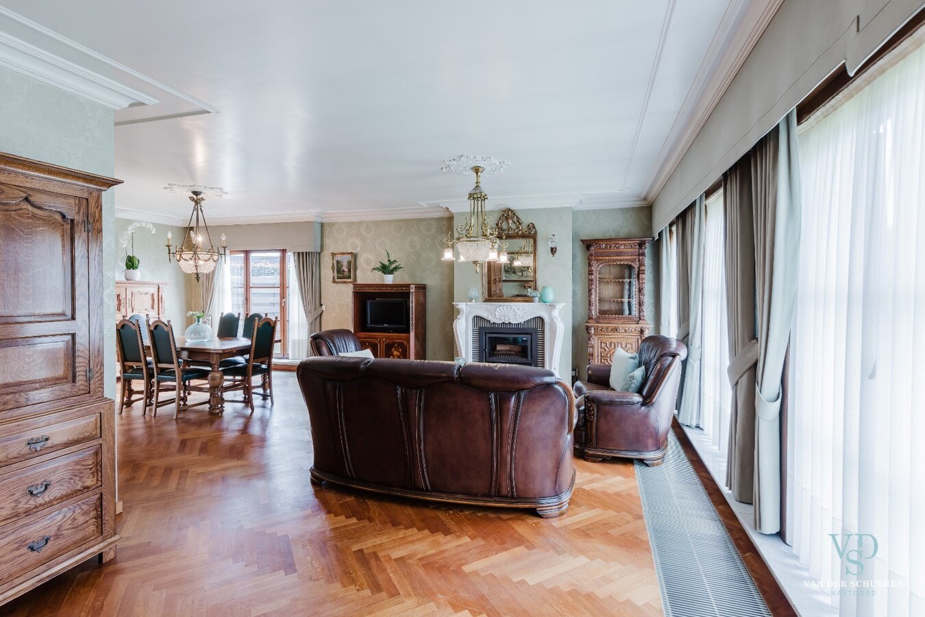 Gelijkvloerse villa.    Op 1 km van de Schelde. 