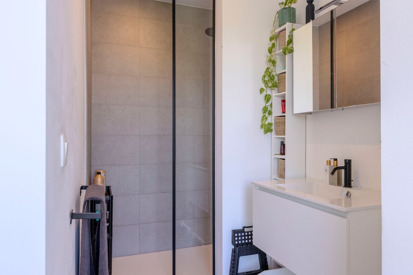 Instapklaar dakappartement met lift, 2 terrassen en parking 