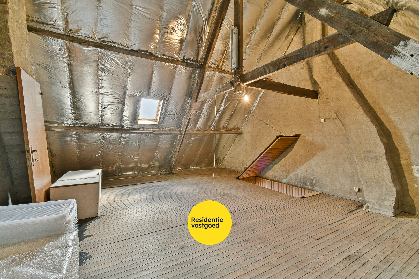 Rijwoning met veel potentieel op centrale ligging 