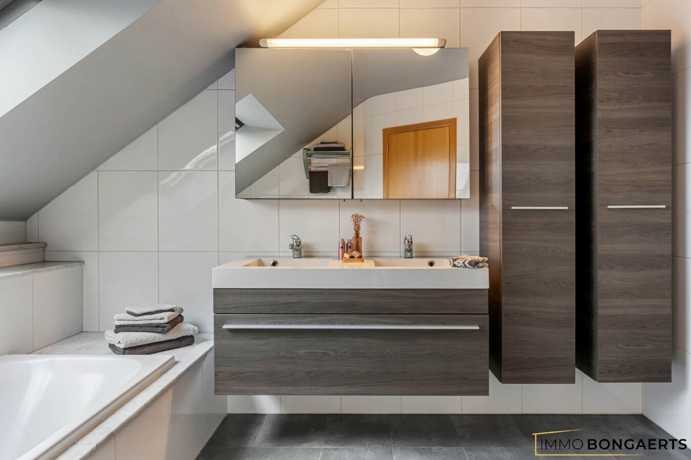 Ruim duplexappartement met 4 slaapkamers 