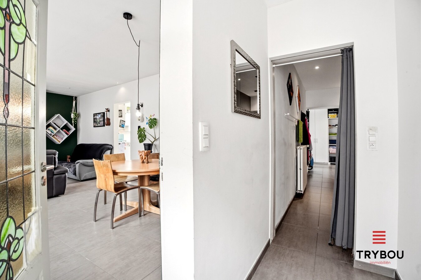 Instapklare woning met 4 slaapkamers te koop in het hartje van Poperinge! 