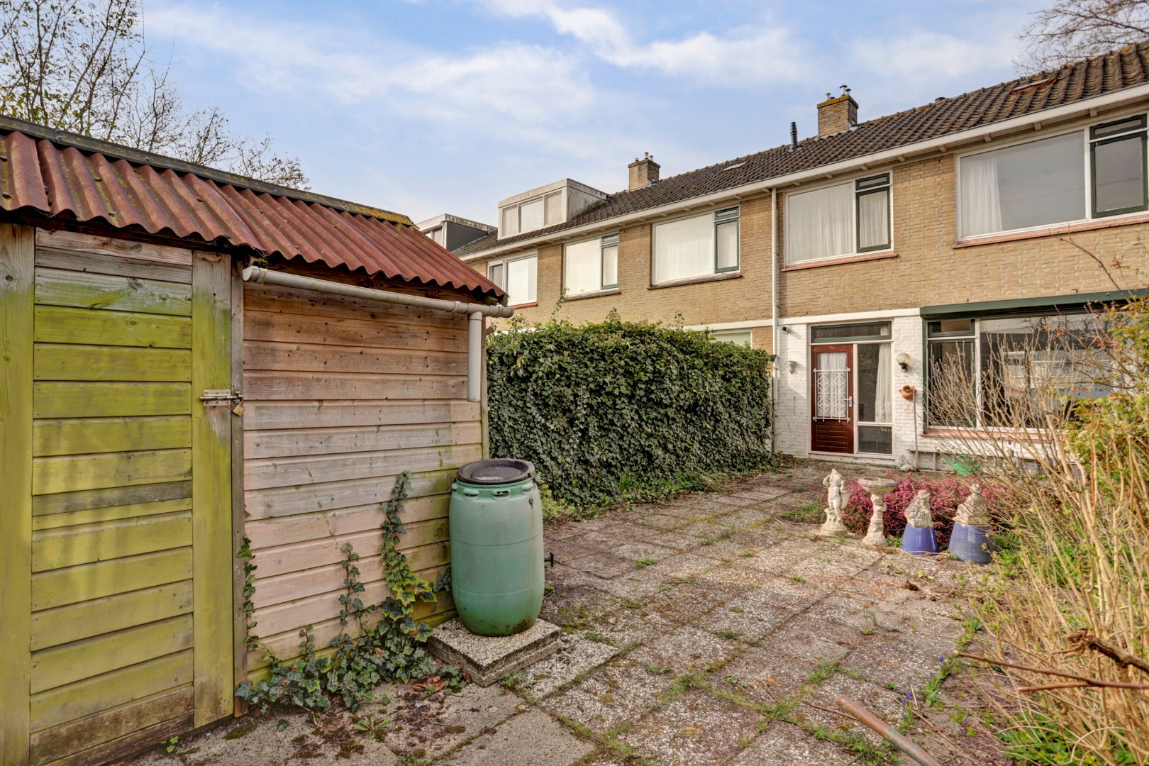 Op zoek naar een ruime 5-kamer woning op eigen grond waar u, uw wensen nog kunt uitvoeren ? 