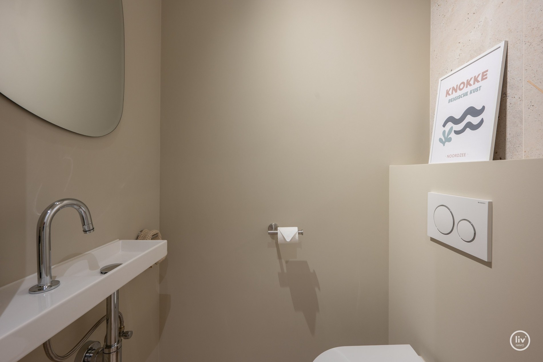 Appartement entièrement rénové et élégant au cœur de Knokke dans la Lippenslaan. 